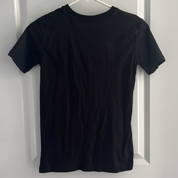 1 hoodie and 1 short sleeve shirt both Reebok - Picture 5 of 6